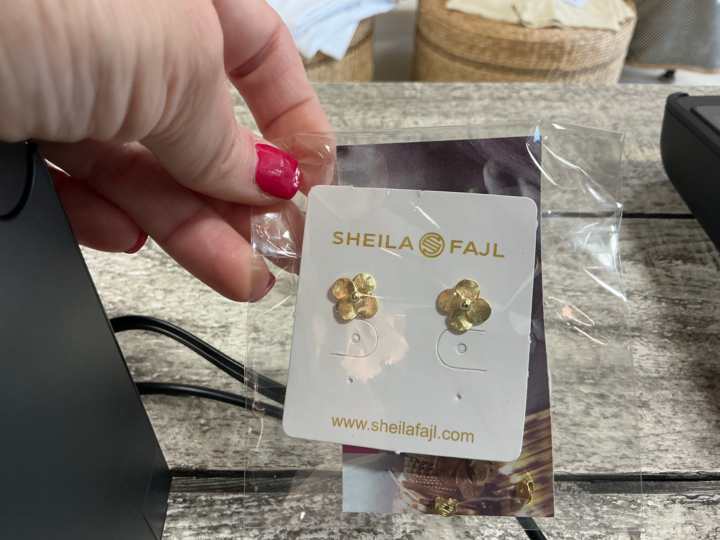 Flower studs