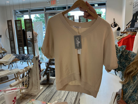 Perfect white Tee cream top