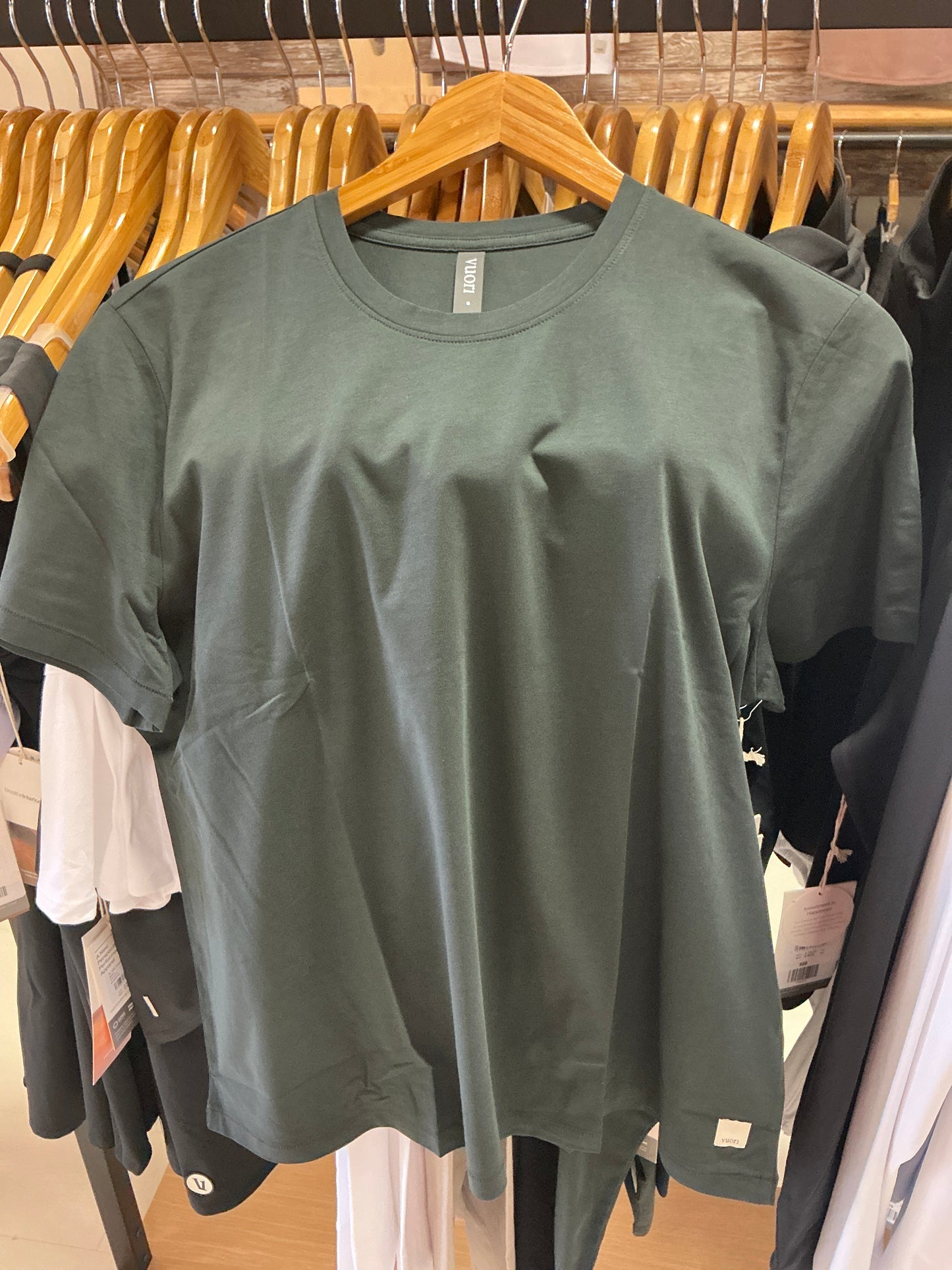 WV feather tee washed black