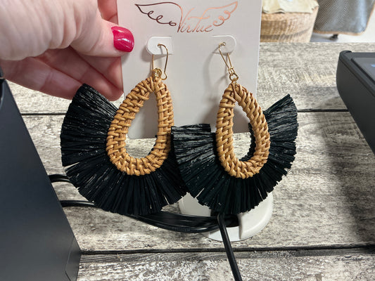 Wicker fringe earring